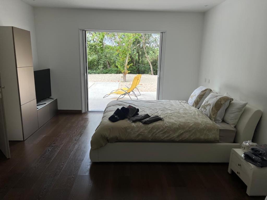 Brand New Villa With Fully Intergrated Air Conditioning & Private Pool, Overlooking Forest Sardan Exteriér fotografie